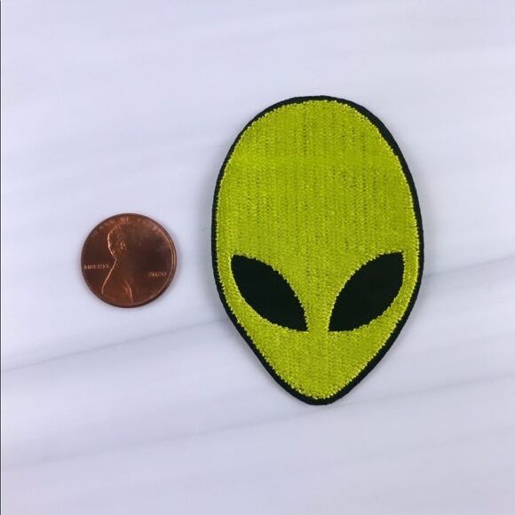 Alien Lime Embroidered Patch - Picture 2 of 3